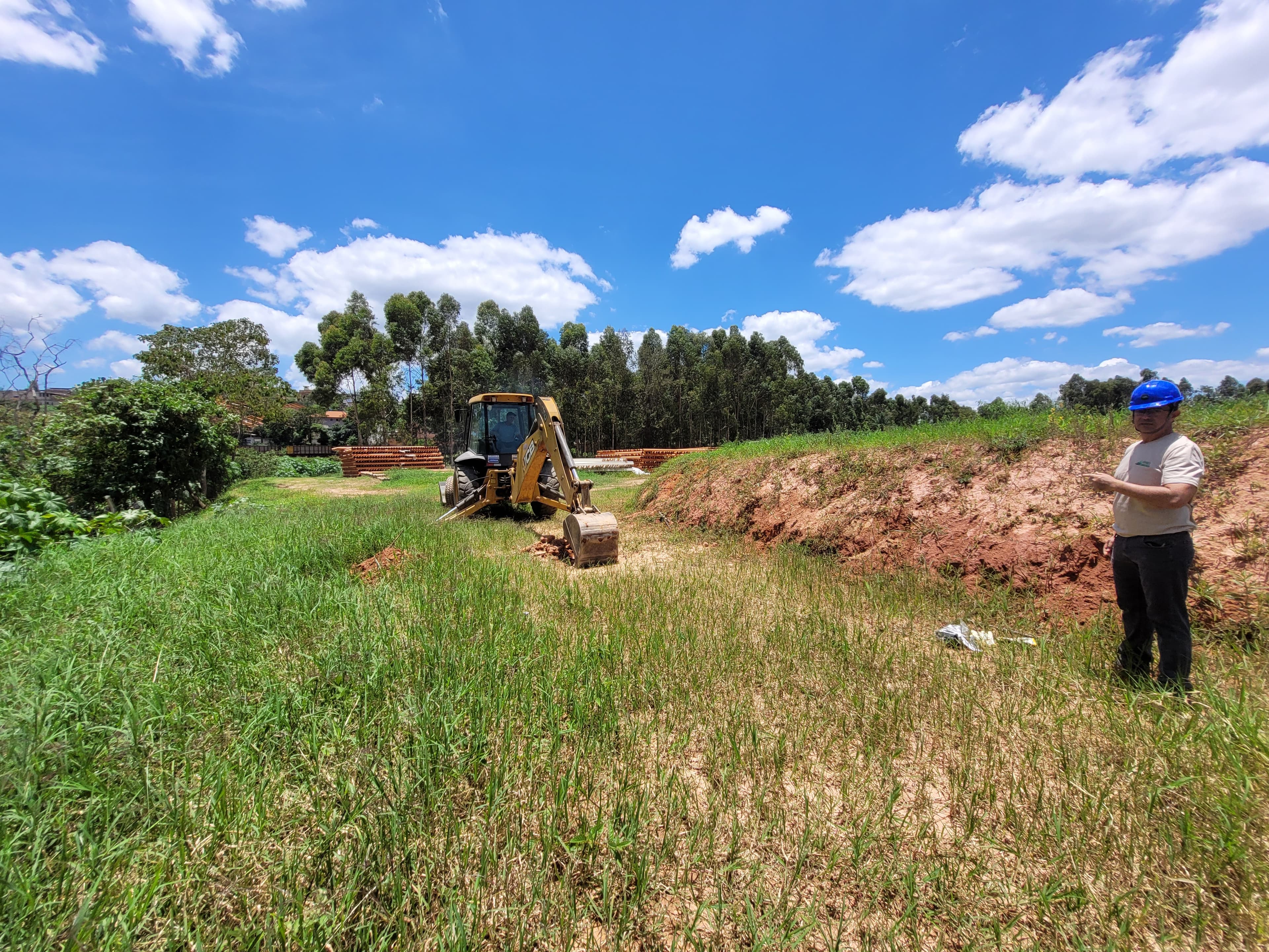 Especialista da Avanço Ambiental acompanhando obra em campo